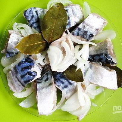 Соленая скумбрия в рассоле