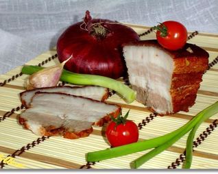 Засол сало в луковой шелухе