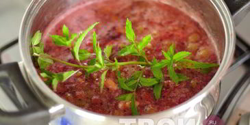 конфитюр из крыжовника, банана и мяты