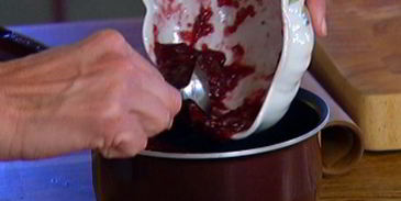 рулет с малиновым вареньем