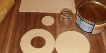 беляши из слоеного теста