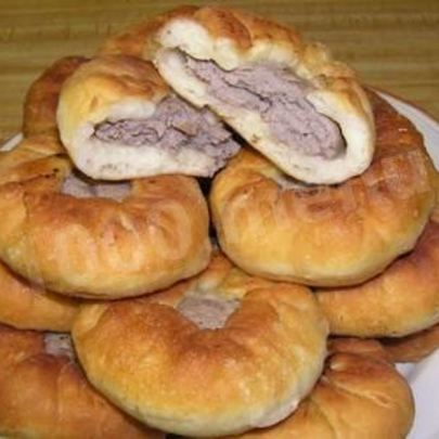 Простые беляши с мясом на дрожжах