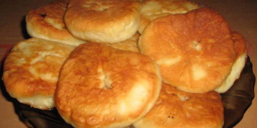 Рецепт пышных беляшей с мясом на сковороде