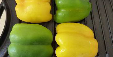 брускетта c жареным перцем