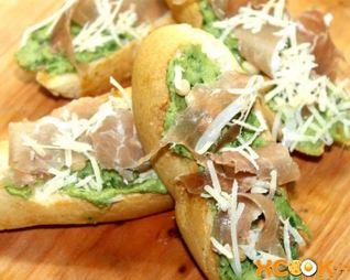 Брускетта с авокадо