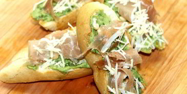 брускетта с авокадо