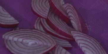 брускетта с белыми грибами, чили и розмарином