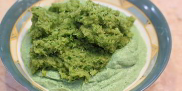 брускетта с фасолью и яйцом пашот