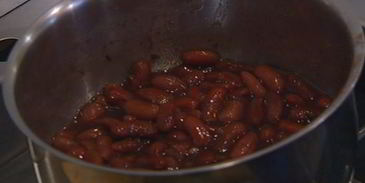 брускетта с красной фасолью и сладким перцем