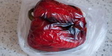 брускетта с печеным перцем и фетой