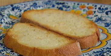 брускетта с помидорами-гриль и артишоками