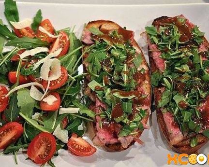 Брускетта с ростбифом