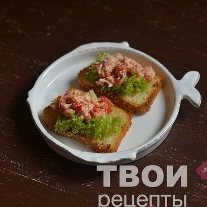 Брускетта с рыбным салатом