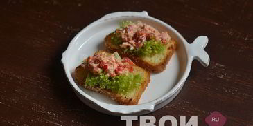 брускетта с рыбным салатом