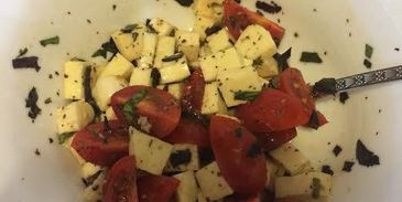 брускетта с сулугуни