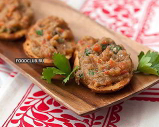 Брускетта с запеченным баклажаном