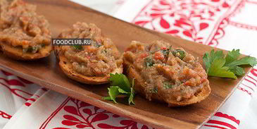 брускетта с запеченным баклажаном