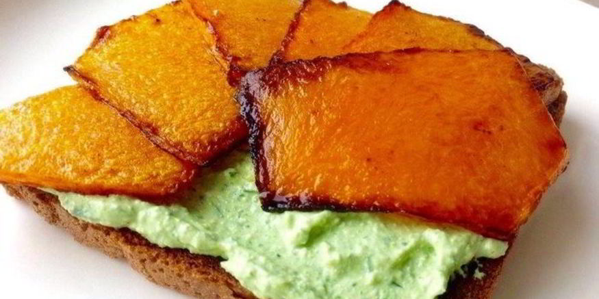 Рецепт брускетты с жареной тыквой