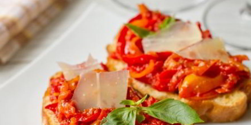 Рецепт брускетты с жареным сладким перцем