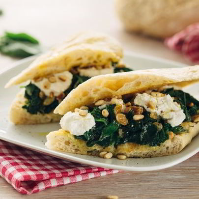 Брускетта со шпинатом