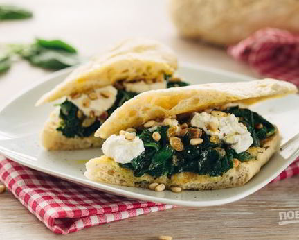 Брускетта со шпинатом