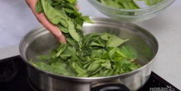 брускетта со шпинатом