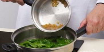 брускетта со шпинатом