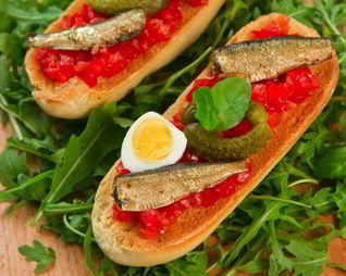 Брускетта со шпротами