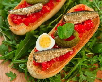 Брускетта со шпротами