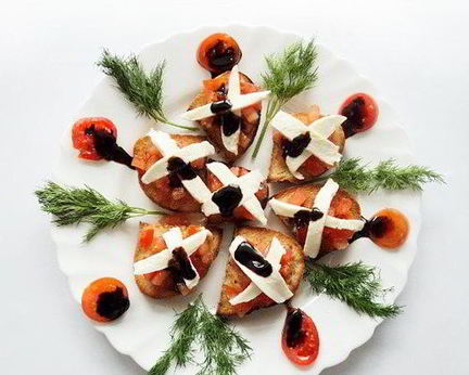 Брускетты из моцареллы Unagrande и помидоров