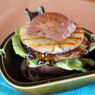 Рецепт Бургера с ананасом и соусом терияки