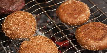 бургеры на гриле