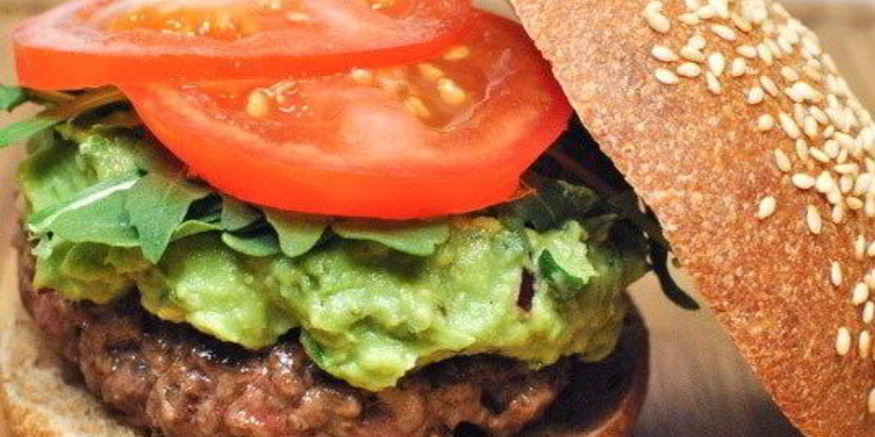 Рецепт гамбургера с рукколой и гуакамоле