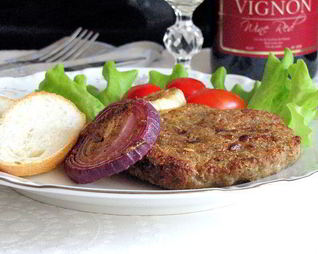 Гамбургеры Дижон с запеченным луком