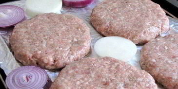 гамбургеры дижон с запеченным луком