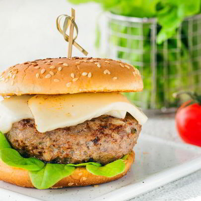 Гамбургеры из баранины с сыром