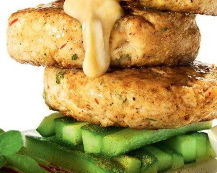 Куриные бургеры с огурцами