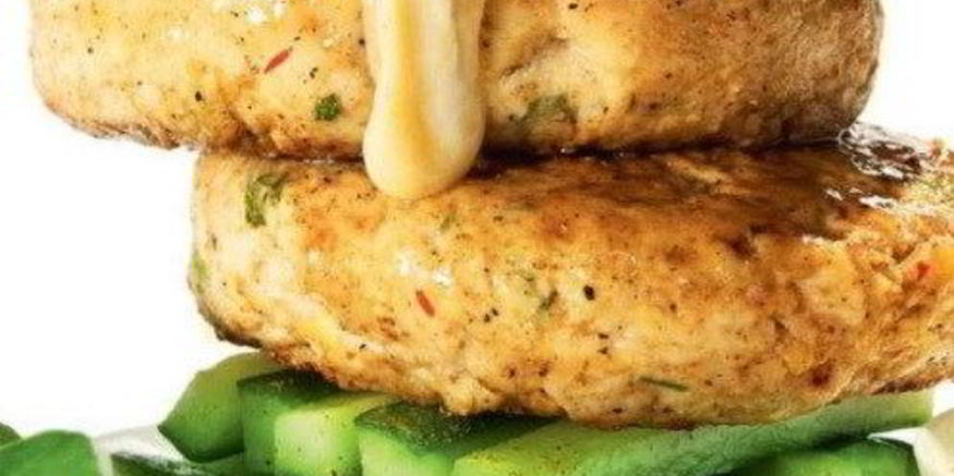 Рецепт куриных бургеров с огурцами