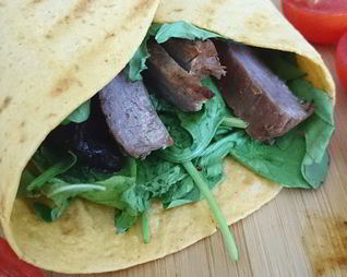 Буррито гриль с говядиной и черносливом