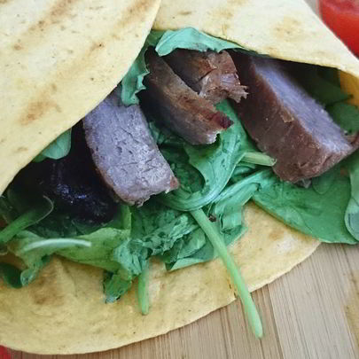 Буррито гриль с говядиной и черносливом