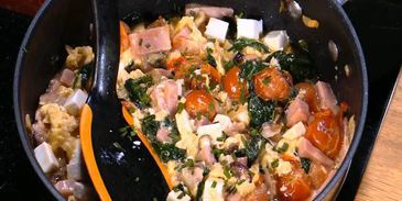 буррито с индейкой, беконом и шпинатом