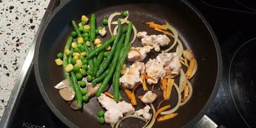 буррито с курицей и стручковой фасолью