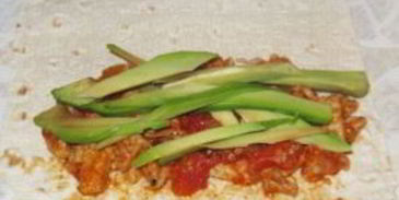 буррито с мясом и авокадо