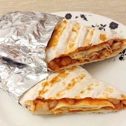 Буррито со свининой и фасолью