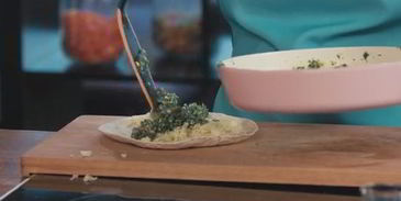 диетический буррито с яйцом, шпинатом и грибами