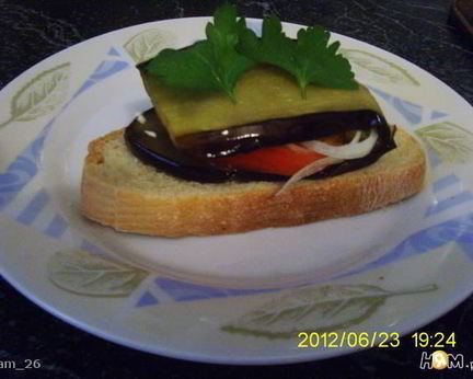 Бутерброд из баклажана