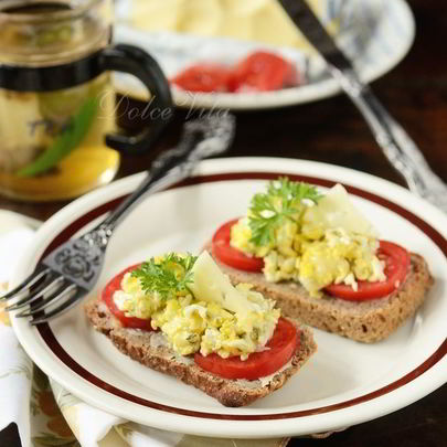 Бутерброд с яйцом и сыром