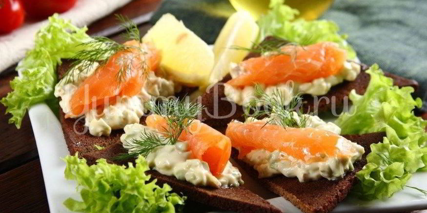 Рецепт бутербродов с авокадо и лососем