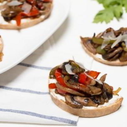 Бутерброды с грибами и перцем