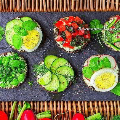 Бутерброды с овощами и зеленью